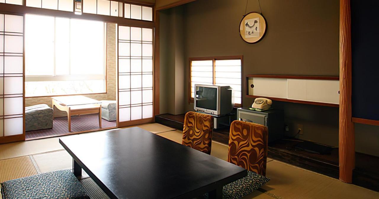 Hotel Ikaho Ginsui Shibukawa Eksteriør billede